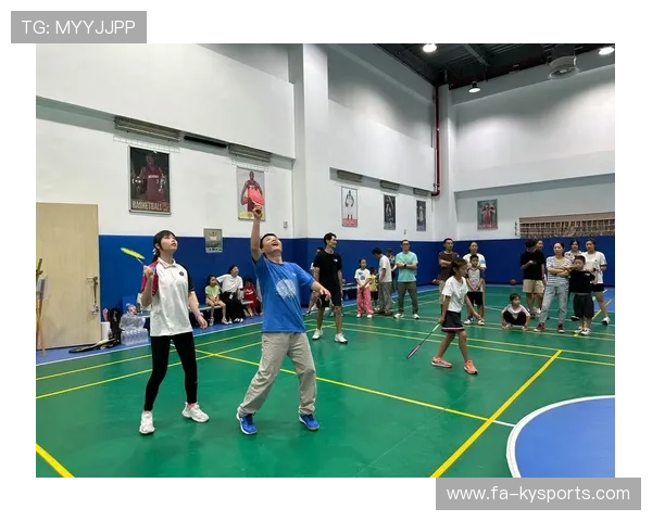 羽毛球赛事增设家庭组别鼓励亲子共同运动，羽毛球的家庭新玩法